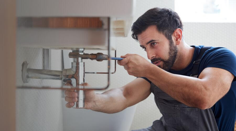 Water heater thermostat replacement in Frannie, WY
